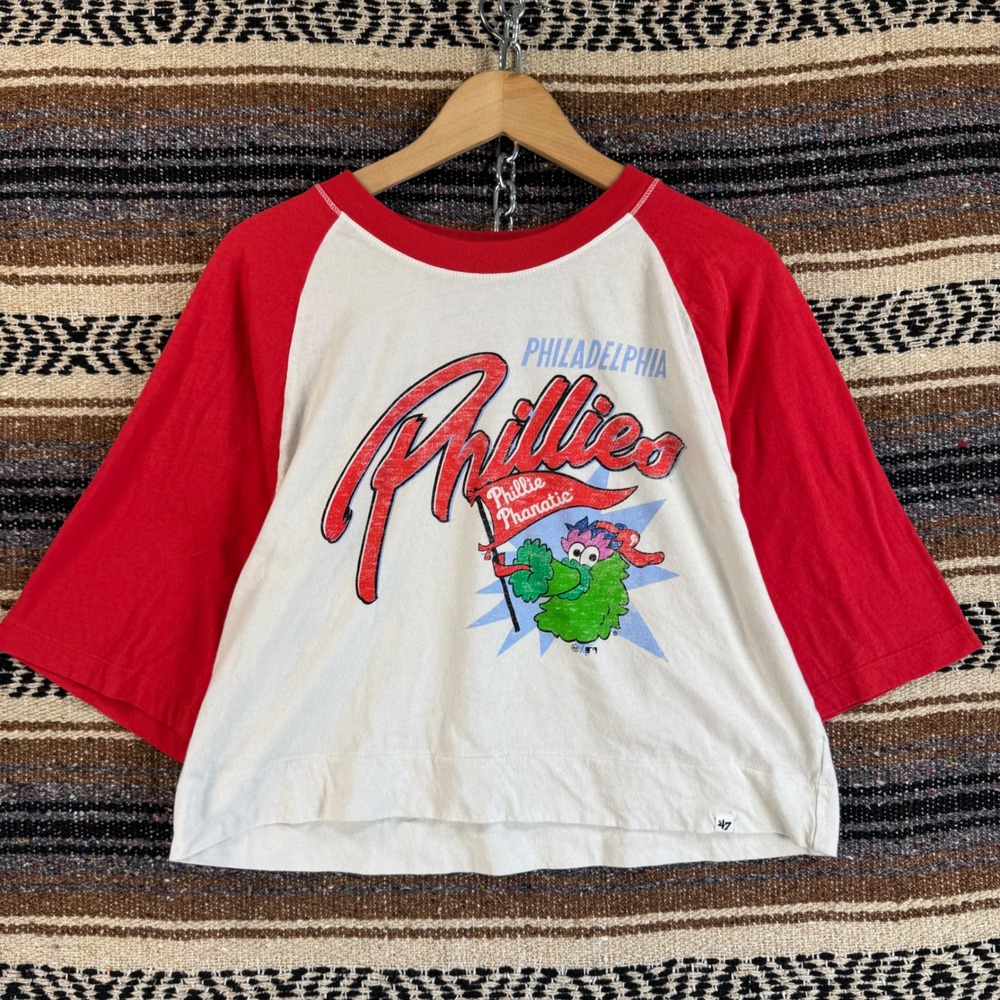 47 Brand Philadelphia Phillies Phillie Phanatic Cropped Raglan Tee Womens Large
